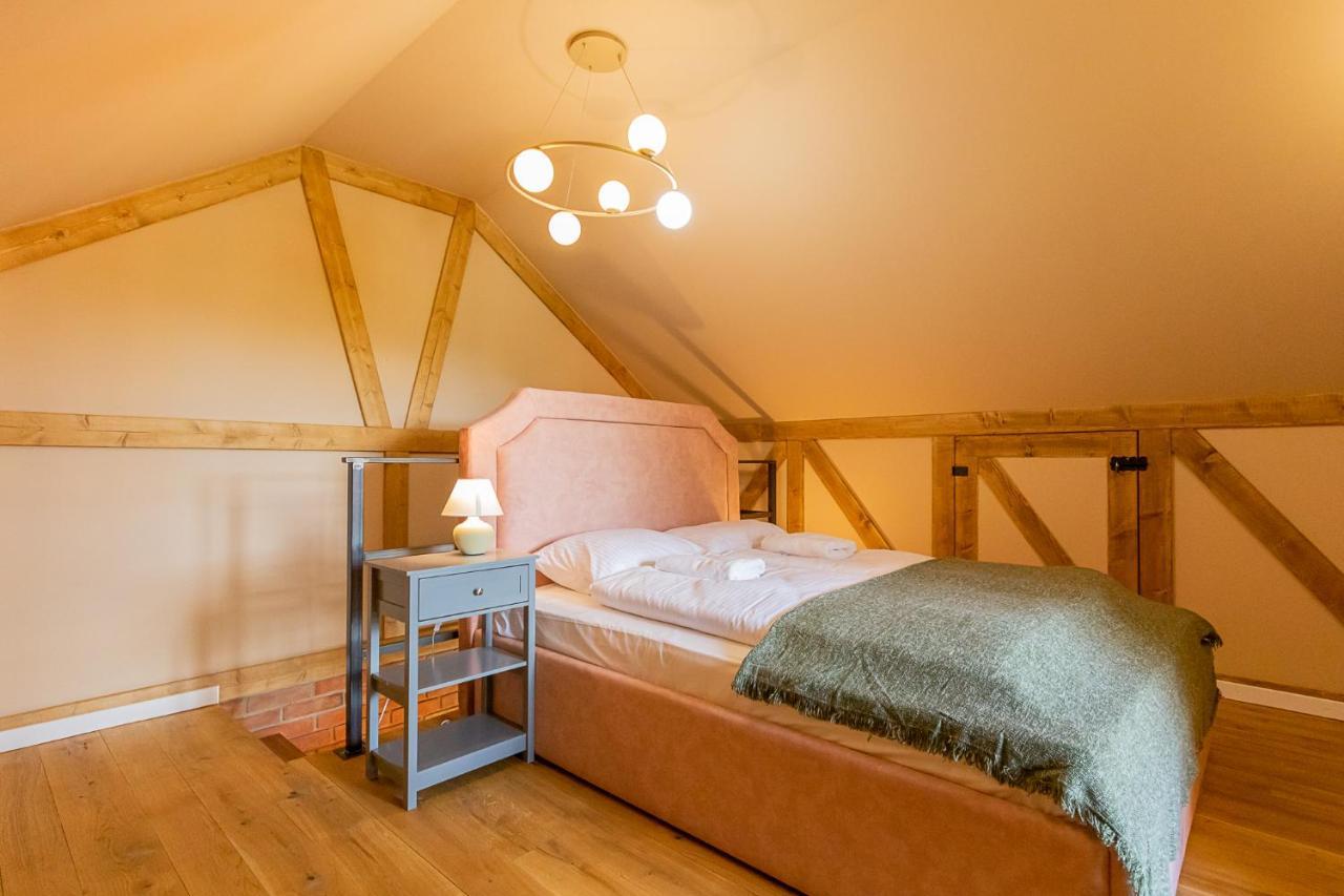 Rentplanet - Apartament Warynskiego シクラルスカ・ポレンバ エクステリア 写真