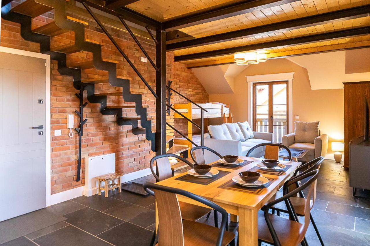 Rentplanet - Apartament Warynskiego シクラルスカ・ポレンバ エクステリア 写真